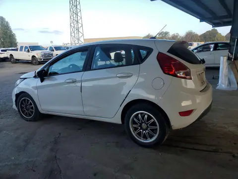 2018 Ford Fiesta VIN 3FADP4TJ6JM147257 фото 2