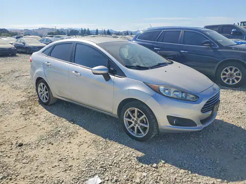2019 Ford Fiesta VIN 3FADP4BJ5KM149746 фото 4