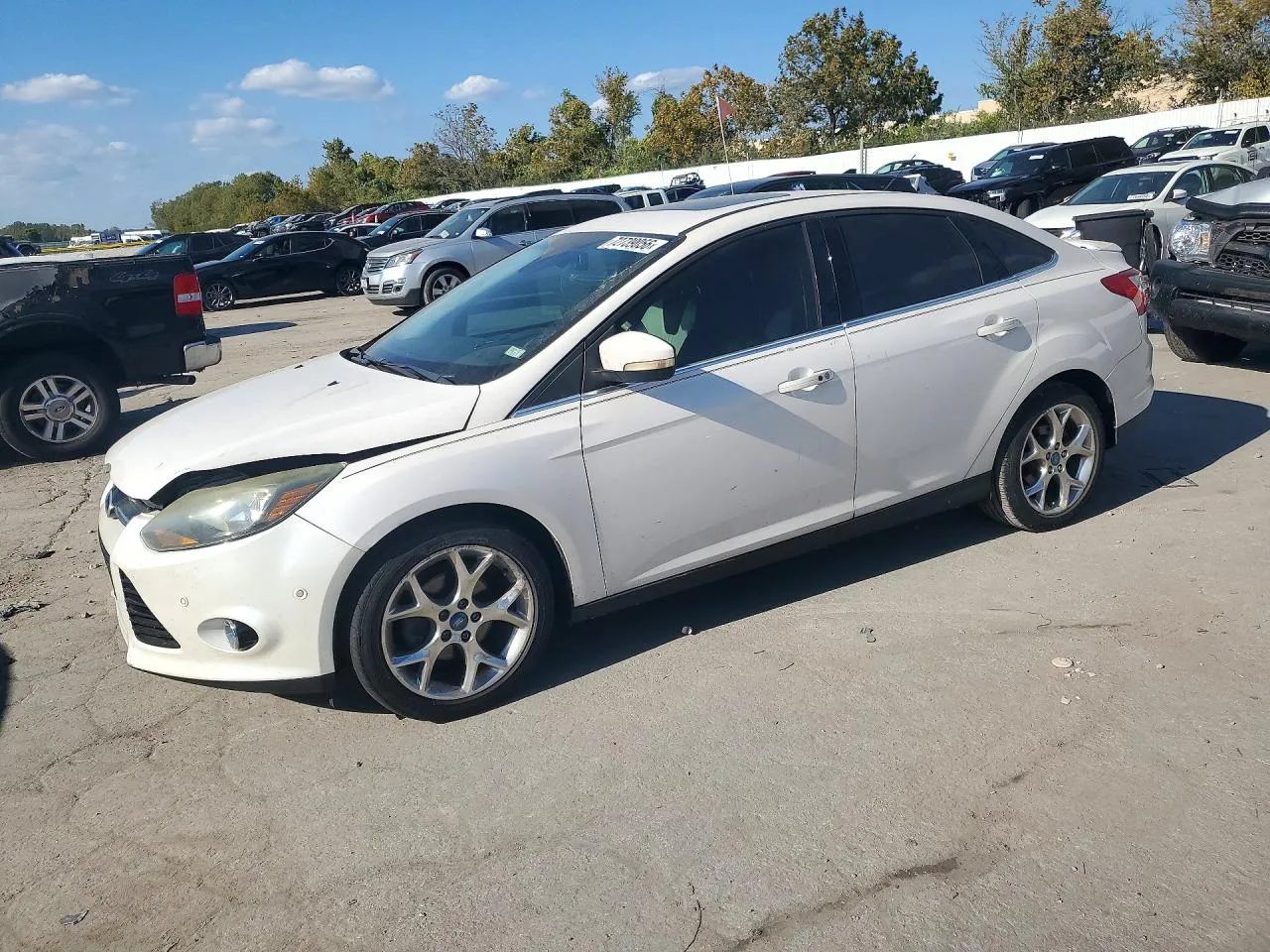2012 Ford Focus VIN 1FAHP3J27CL173958 фото 1