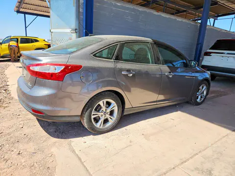 2014 Ford Focus VIN 1FADP3F2XEL129592 фото 3