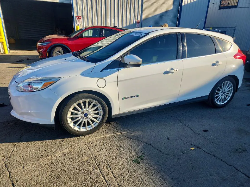 2014 Ford Focus VIN 1FADP3R45EL300441 фото 1