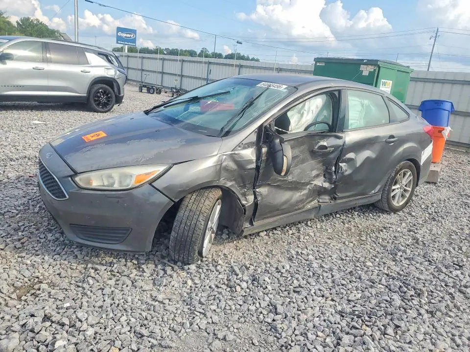 1FADP3F22FL239604 Ford Focus 2015 — повреждение Боковая часть, фото до ремонта