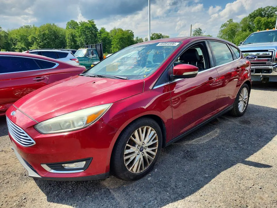 2015 Ford Focus VIN 1FADP3N23FL227091 фото 1