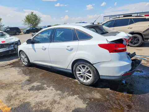 2016 Ford Focus VIN 1FADP3F20GL352890 фото 2