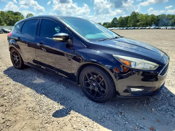 1FADP3K27GL330133 — 2016 Ford Focus, фото 4 с аукциона Copart, Боковая часть
