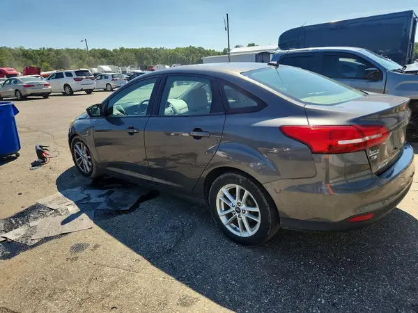 1FADP3F20GL377417 — 2016 Ford Focus, фото 2 с аукциона Copart, Боковая часть