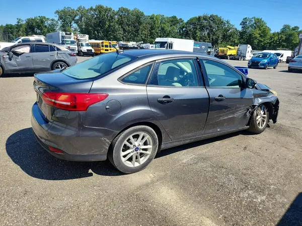 1FADP3F20GL377417 — 2016 Ford Focus, фото 3 с аукциона Copart, Боковая часть
