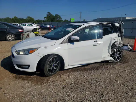 1FADP3K20GL368528 — 2016 Ford Focus, Град (Hail), фото до ремонта