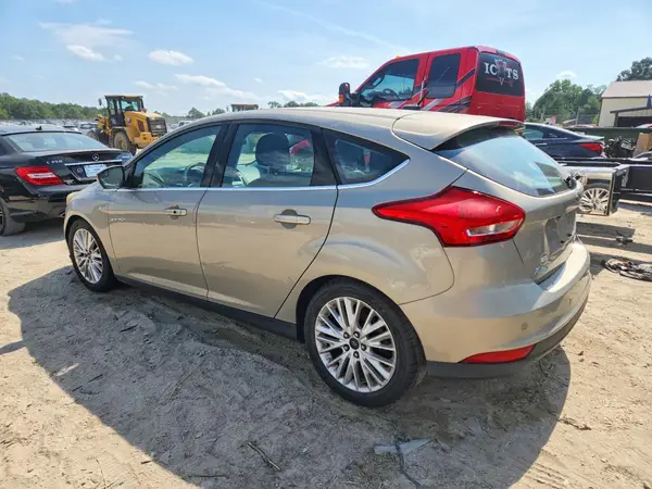 1FADP3N28GL320299 — 2016 Ford Focus, фото 2 с аукциона Copart, Подтопление