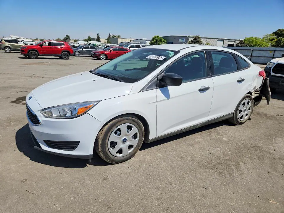 2016 Ford Focus VIN 1FADP3E26GL216099 фото 1