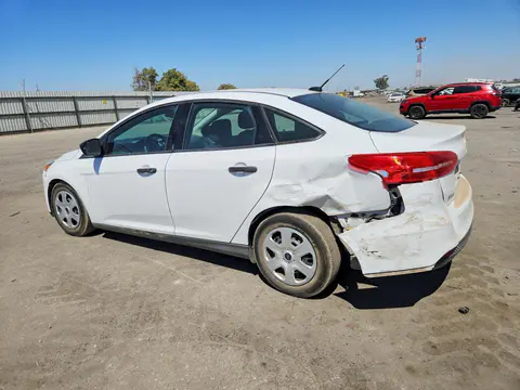 2016 Ford Focus VIN 1FADP3E26GL216099 фото 2