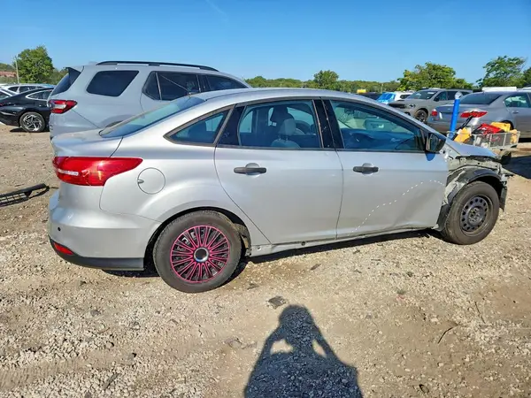 1FADP3E23GL306830 — 2016 Ford Focus, фото 3 с аукциона Copart, Передняя часть