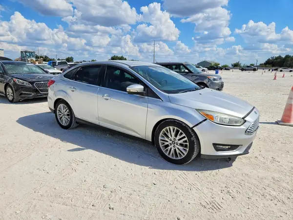 1FADP3J2XGL360518 — 2016 Ford Focus, фото 4 с аукциона Copart 01.10.2026, Передняя часть