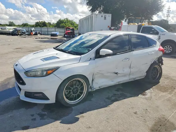 1FADP3L91GL309175 Ford Focus 2016 — повреждение Боковая часть, фото до ремонта
