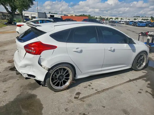 1FADP3L91GL309175 — 2016 Ford Focus, фото 3 с аукциона Copart 01.10.2026, Боковая часть