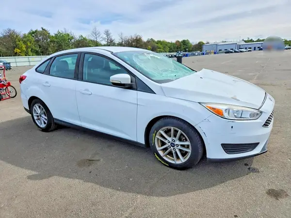 1FADP3F20GL215142 — 2016 Ford Focus, фото 4 с аукциона Copart, Передняя часть