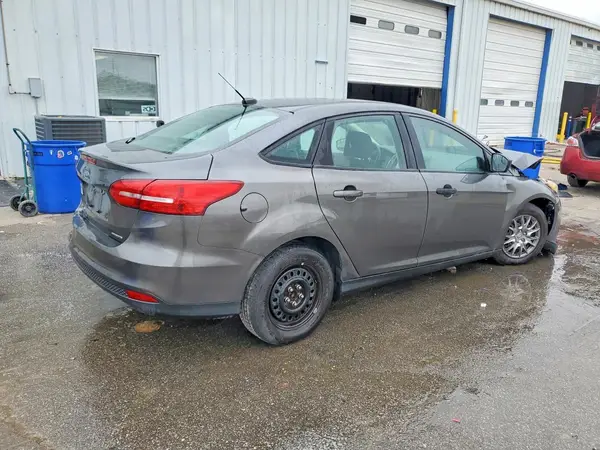 1FADP3E29GL393858 — 2016 Ford Focus, фото 3 с аукциона Copart, Передняя часть