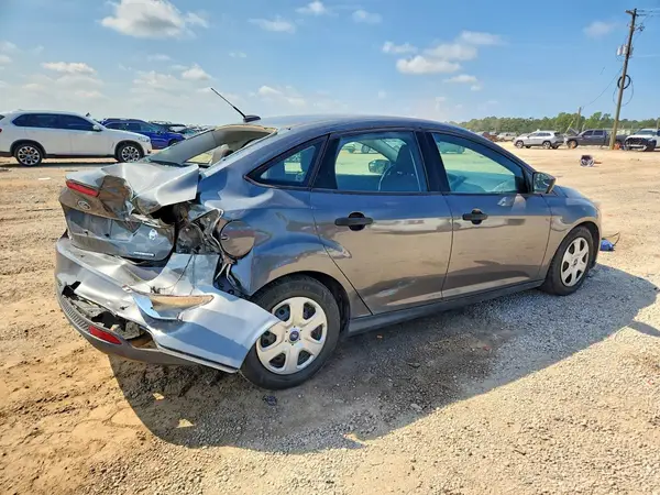 1FADP3E26GL356959 — 2016 Ford Focus, фото 3 с аукциона Copart, Задняя часть
