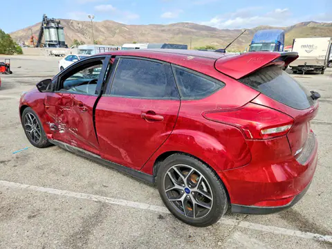 1FADP3M21HL303900 — 2017 Ford Focus, фото 2 с аукциона Copart 13.10.2026, Боковая часть