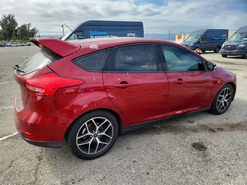 1FADP3M21HL303900 — 2017 Ford Focus, фото 3 с аукциона Copart 13.10.2026, Боковая часть