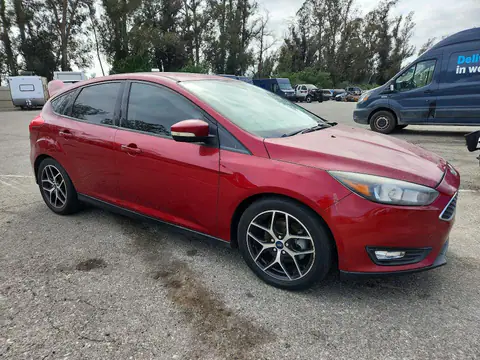 1FADP3M21HL303900 — 2017 Ford Focus, фото 4 с аукциона Copart 13.10.2026, Боковая часть