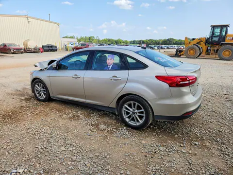2017 Ford Focus VIN 1FADP3F21HL241668 фото 2