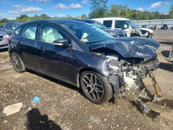 1FADP3M28HL330334 — 2017 Ford Focus, фото 4 с аукциона Copart, Передняя часть