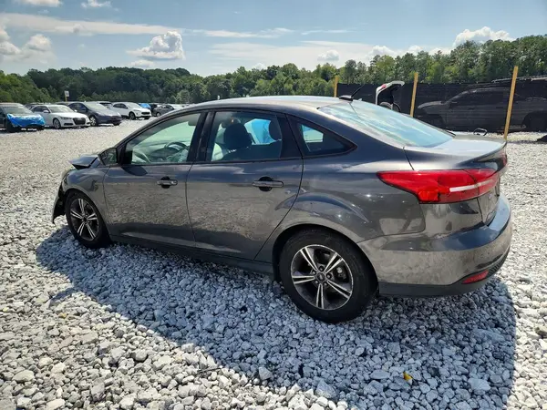 1FADP3FE2HL281803 — 2017 Ford Focus, фото 2 с аукциона Copart, Передняя часть