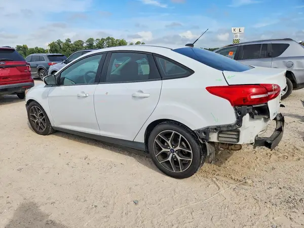 1FADP3H29HL269330 — 2017 Ford Focus, фото 2 с аукциона Copart, Передняя часть