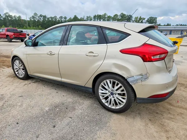 1FADP3N25HL330855 — 2017 Ford Focus, фото 2 с аукциона Copart, Передняя часть