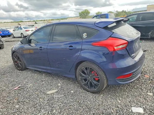 1FADP3L94HL337991 — 2017 Ford Focus, фото 2 с аукциона Copart, Задняя часть