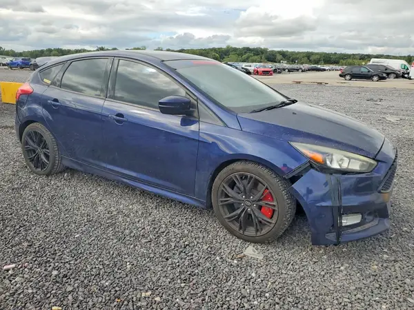1FADP3L94HL337991 — 2017 Ford Focus, фото 4 с аукциона Copart, Задняя часть