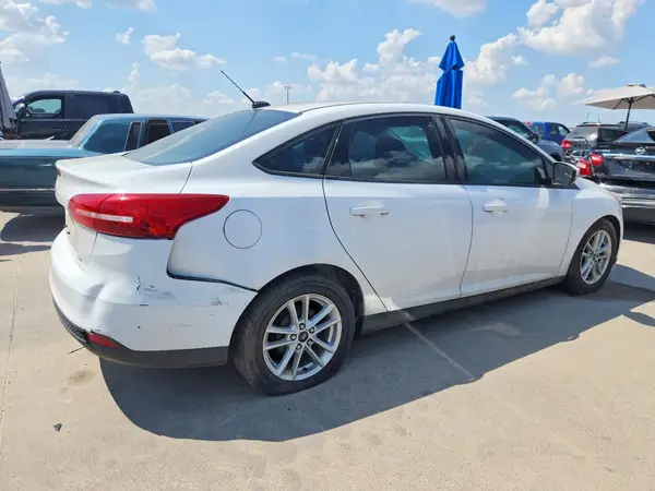 1FADP3F20HL295382 — 2017 Ford Focus, фото 3 с аукциона Copart 08.10.2026, Задняя часть