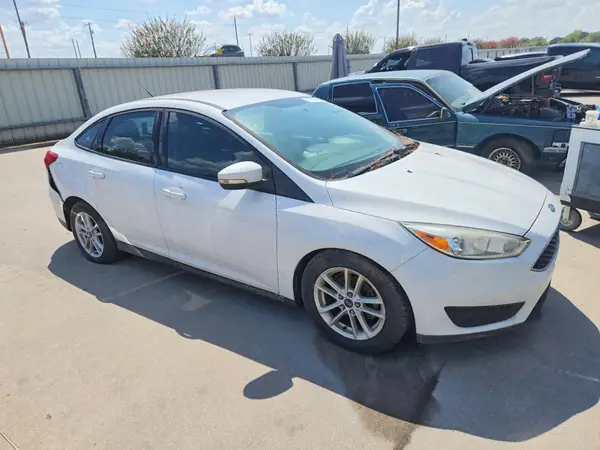 1FADP3F20HL295382 — 2017 Ford Focus, фото 4 с аукциона Copart 08.10.2026, Задняя часть