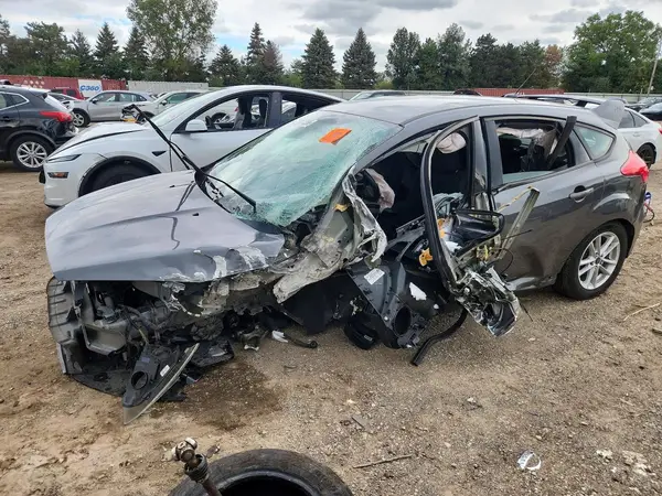 1FADP3K22HL302564 — 2017 Ford Focus, Боковая часть (Side), фото до ремонта