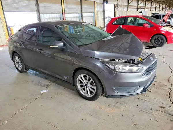 1FADP3F21HL303764 — 2017 Ford Focus, фото 4 с аукциона Copart, Передняя часть