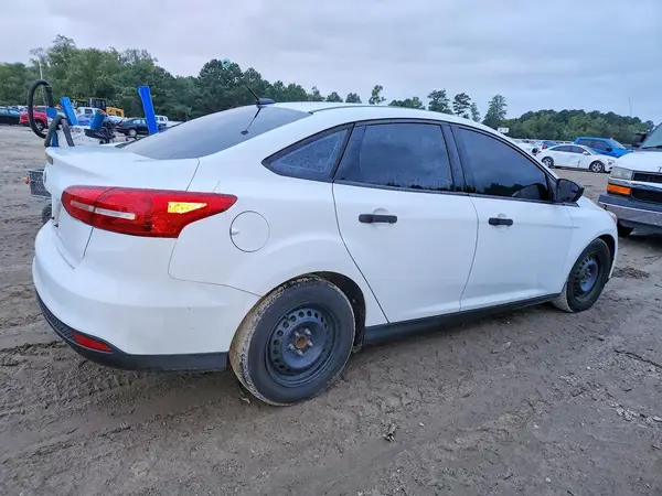 1FADP3E25HL257700 — 2017 Ford Focus, фото 3 с аукциона Copart 06.10.2026, Подтопление