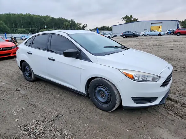 1FADP3E25HL257700 — 2017 Ford Focus, фото 4 с аукциона Copart 06.10.2026, Подтопление