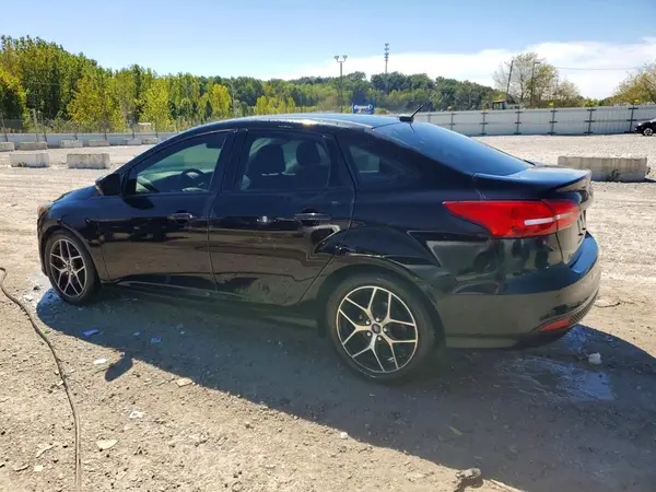 1FADP3H29HL302858 — 2017 Ford Focus, фото 2 с аукциона Copart, Боковая часть