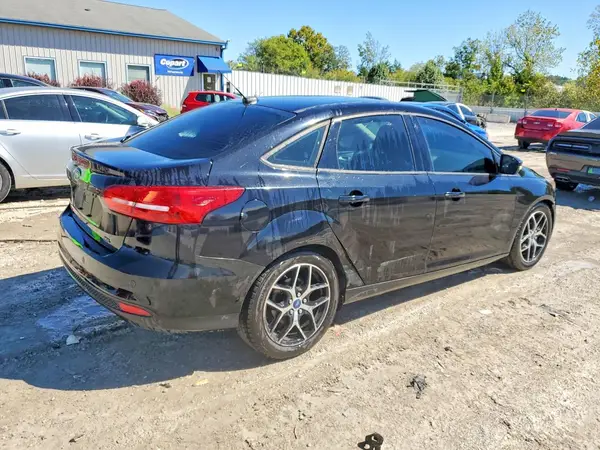 1FADP3H29HL302858 — 2017 Ford Focus, фото 3 с аукциона Copart, Боковая часть