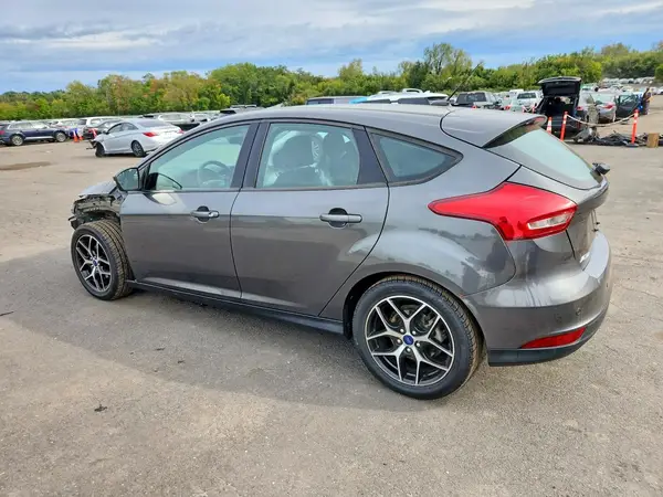 1FADP3M28HL207570 — 2017 Ford Focus, фото 2 с аукциона Copart, Передняя часть