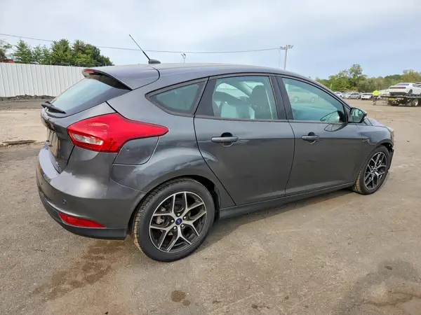 1FADP3M28HL207570 — 2017 Ford Focus, фото 3 с аукциона Copart, Передняя часть