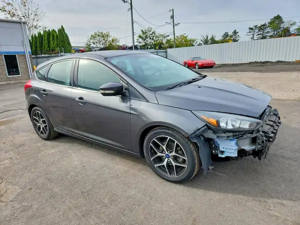 1FADP3M28HL207570 — 2017 Ford Focus, фото 4 с аукциона Copart, Передняя часть