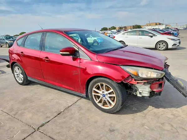 1FADP3K23HL330874 — 2017 Ford Focus, фото 4 с аукциона Copart, Передняя часть