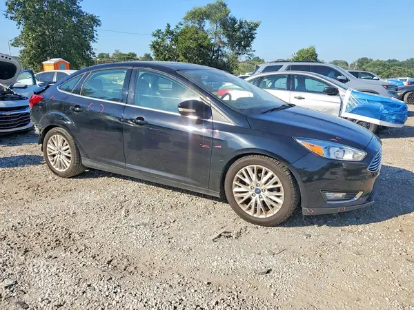 1FADP3J2XJL256831 — 2018 Ford Focus, фото 4 с аукциона Copart 06.10.2026, Задняя часть