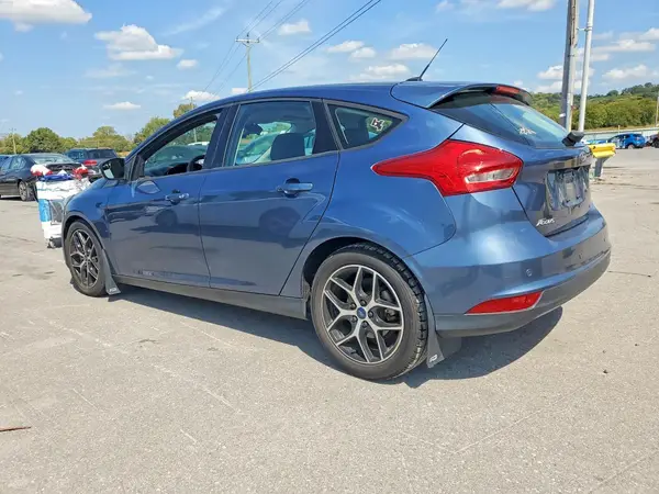 1FADP3M28JL307402 — 2018 Ford Focus, фото 2 с аукциона Copart, Боковая часть