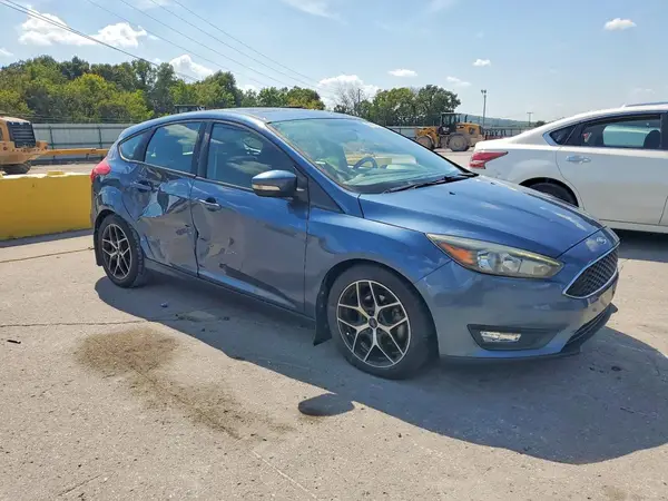 1FADP3M28JL307402 — 2018 Ford Focus, фото 4 с аукциона Copart, Боковая часть