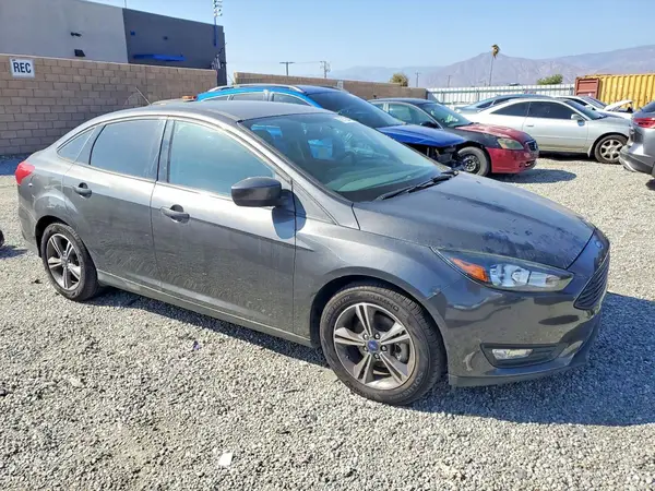 1FADP3FE9JL241160 — 2018 Ford Focus, фото 4 с аукциона Copart 14.10.2026, Механические повреждения