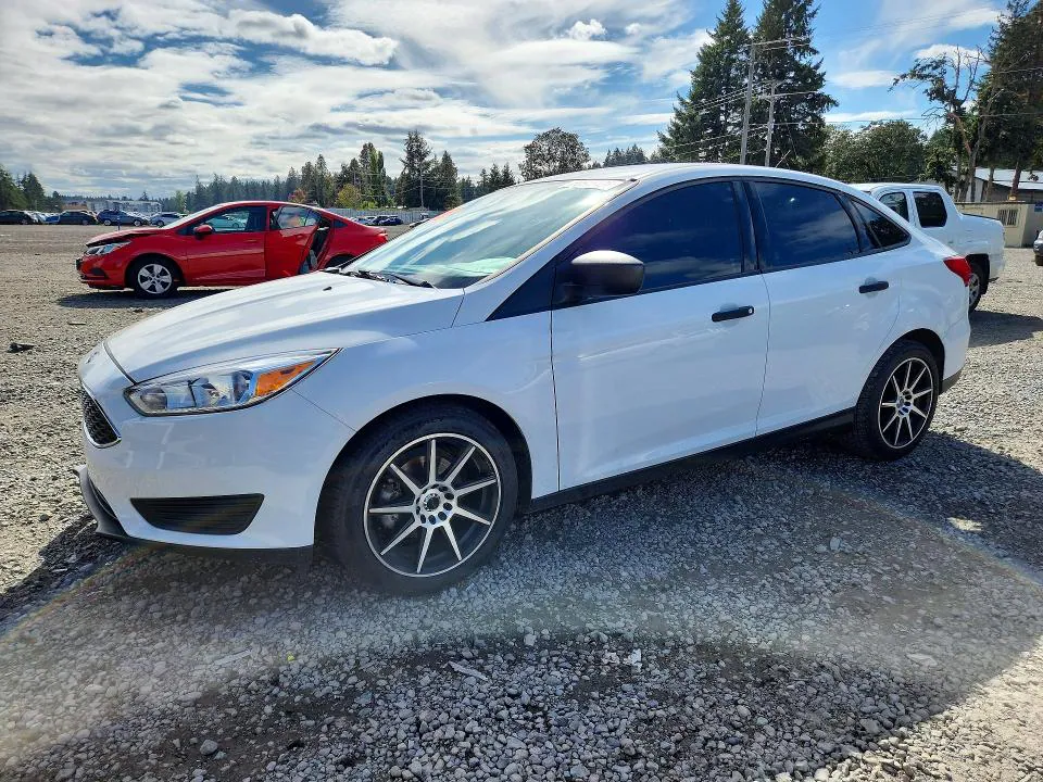 2018 Ford Focus VIN 1FADP3E27JL313903 фото 1