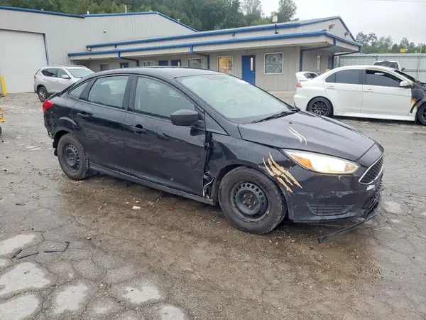 1FADP3E22JL201428 — 2018 Ford Focus, фото 4 с аукциона Copart, Передняя часть